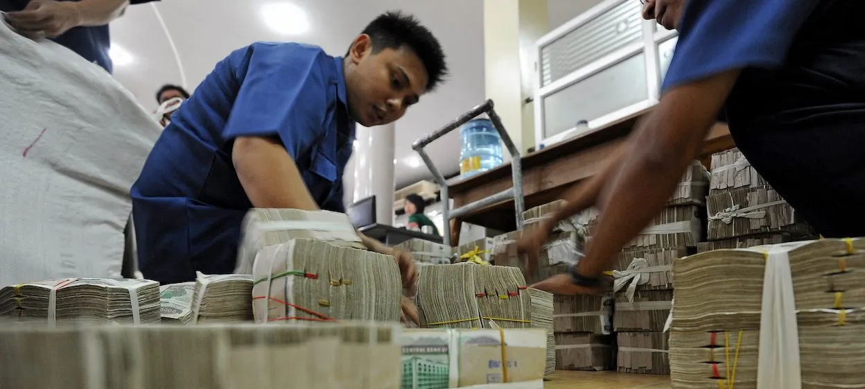 L'esercito del Myanmar finanzia la sua guerra attraverso la politica dei cambi
