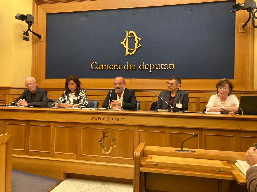 Silenzi Colpevoli: Il caso Danieli spa: Rapporto presentato alla Sala Conf. della camera dei Deputati