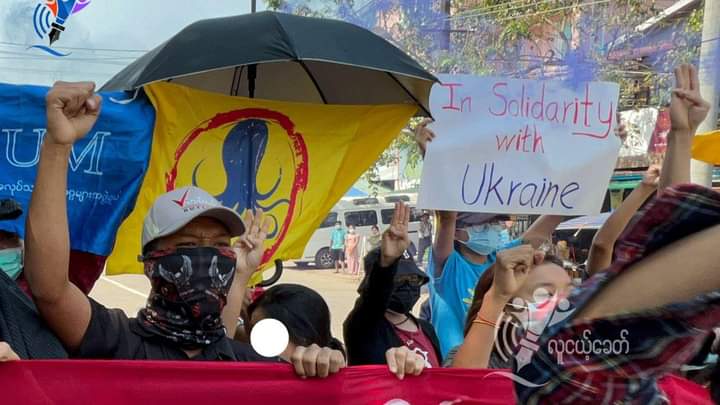 Il CTUM si mobilita a Yangon a sostegno dell'Ucraina