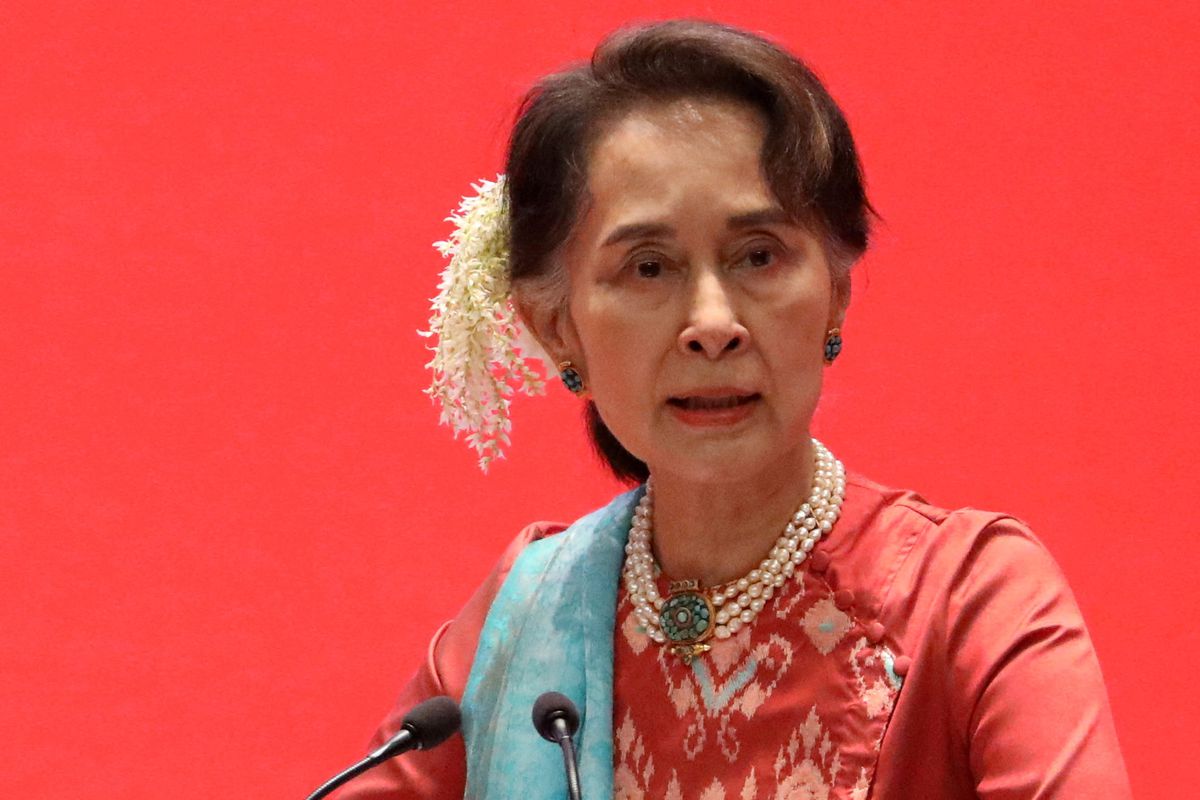 Aung San Suu Kyi condannata da un tribunale fantoccio ad altri 5 anni di carcere